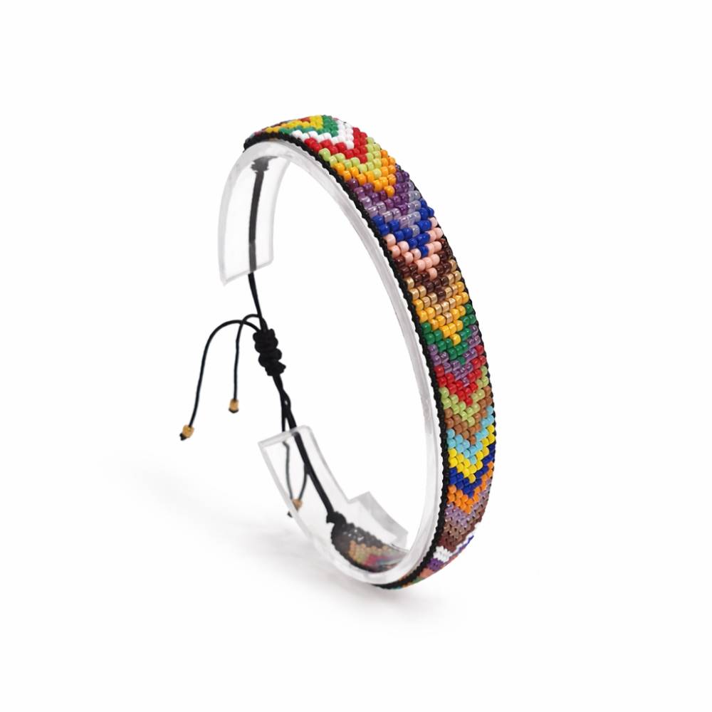 دستبند منجوقی رنگی زنانه مدل بهارانه با قفل کشویی قابل تنظیم