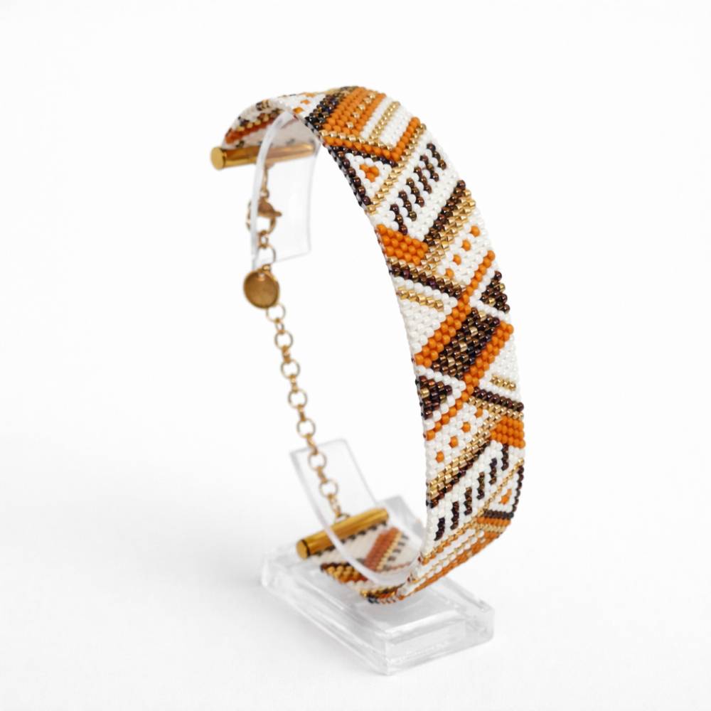 دستبند منجوقی زنانه مدل نقش ریشه با منجوق میوکی اصل و قفل طوطی استیل رنگ ثابت