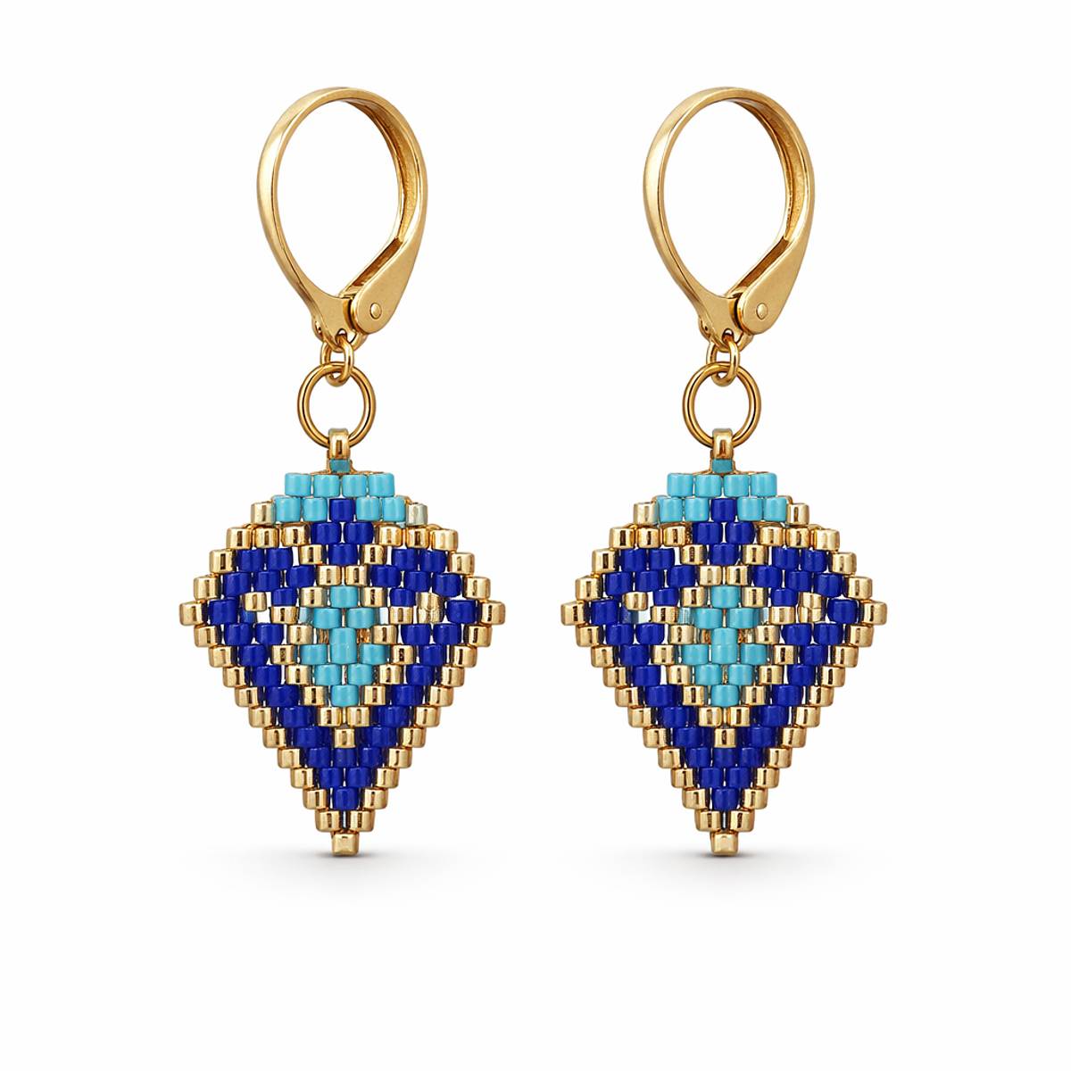 گوشواره منجوق بافت مدل نقش فیروزه با پایه چفتی استیل رنگ ثابت و منجوق میوکی اصل دست‌ساز برند تک آرینا